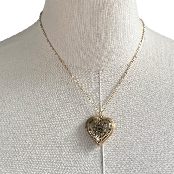 Free People Monogram Heart Locket - E | NWT - Picture 3 of 6